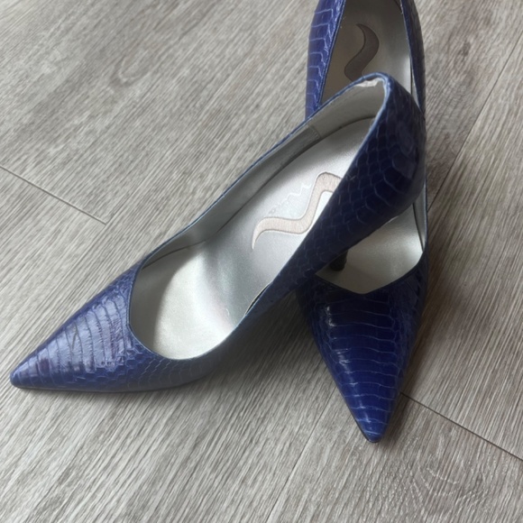 Nina Ricci Leather Cobalt Blue Snake Pumps - Like New - Picture 2 of 5